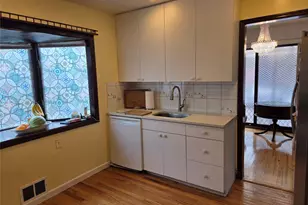 15-40 215th St, Bayside, NY 11360 - Photo 10