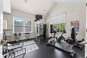 2 Doral Greens Dr E, Rye Brook, NY 10573 - Photo 18