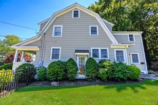 217 Soundview Rd, Huntington, NY 11743 - Photo 2