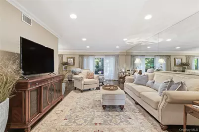 37 Maple Court, Jericho, NY 11753 - Photo 8
