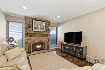 37 Maple Court, Jericho, NY 11753 - Photo 18