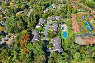 37 Maple Run Ct, Jericho, NY 11753 - Photo 36