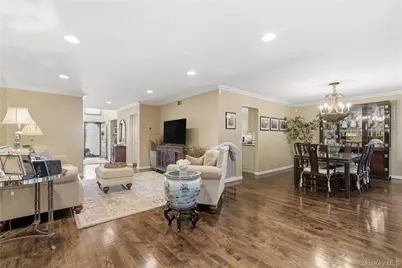 37 Maple Court, Jericho, NY 11753 - Photo 10