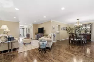 37 Maple Run Ct, Jericho, NY 11753 - Photo 10