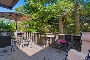 37 Maple Run Ct, Jericho, NY 11753 - Photo 32
