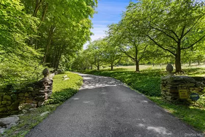 242 Croton Lake Road, Katonah, NY 10536 - Photo 2