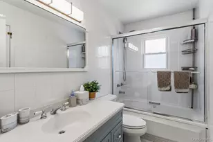 22 Theodore Dr, Plainview, NY 11803 - Photo 20