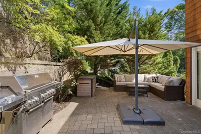 29 Vineyard Road, Huntington, NY 11743 - Photo 32