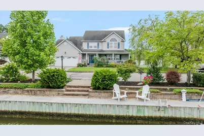 18 South Plaza, Amityville, NY 11701 - Photo 44