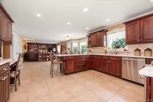 18 S Plaza, Amityville, NY 11701 - Photo 14