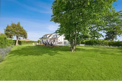 87 Foster Avenue, Hampton Bays, NY 11946 - Photo 26