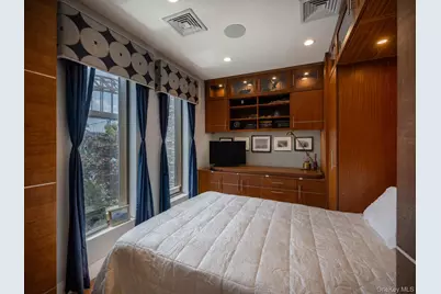 2151 Shore Boulevard, Astoria, NY 11105 - Photo 22