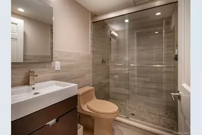 2151 Shore Boulevard, Astoria, NY 11105 - Photo 38