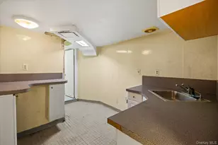 57-43 64th St, Maspeth, NY 11378 - Photo 26