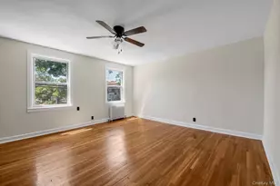 9 Edwards, Roslyn Heights, NY 11577 - Photo 2