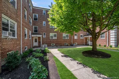 9 Edwards #1-F, Roslyn Heights, NY 11577 - Photo 12