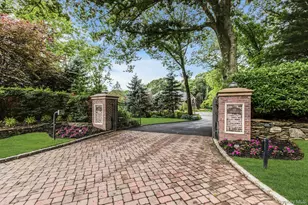 135 Round Swamp Rd, Huntington, NY 11743 - Photo 2