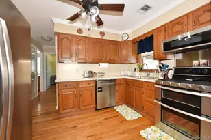 167 N Suffolk Ave, Massapequa, NY 11758 - Photo 16