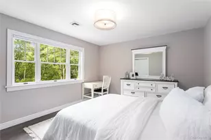 11 Stuart Ct, Hampton Bays, NY 11946 - Photo 18
