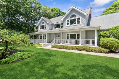 11 Stuart Court, Hampton Bays, NY 11946 - Photo 2