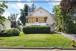 20 Spruce St, Great Neck, NY 11021 - Photo 2