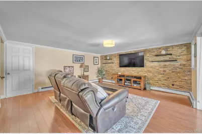 46 Audrey Road, Westbury, NY 11590 - Photo 4