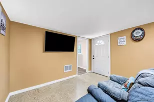600 Broadway, Amityville, NY 11701 - Photo 16
