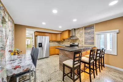 600 Broadway #D14, Amityville, NY 11701 - Photo 12