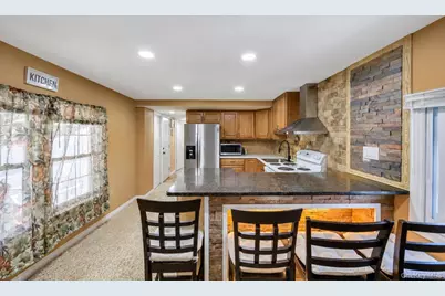 600 Broadway #D14, Amityville, NY 11701 - Photo 10