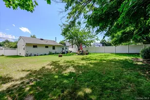 1380 Brooklyn Blvd, Bay Shore, NY 11706 - Photo 12