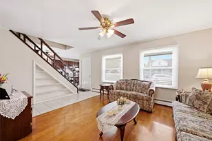 31 Sherwood Rd, Levittown, NY 11756 - Photo 8