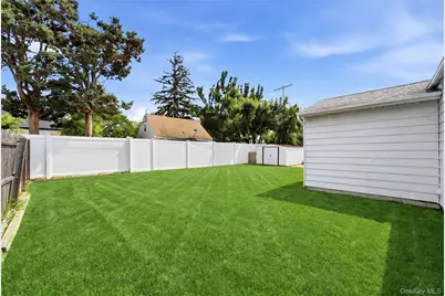 31 Sherwood Road, Levittown, NY 11756 - Photo 30