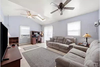 31 Sherwood Road, Levittown, NY 11756 - Photo 18