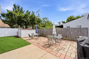 31 Sherwood Rd, Levittown, NY 11756 - Photo 26
