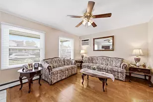 31 Sherwood Rd, Levittown, NY 11756 - Photo 6