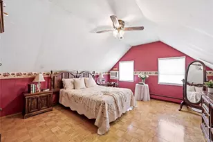 31 Sherwood Rd, Levittown, NY 11756 - Photo 22