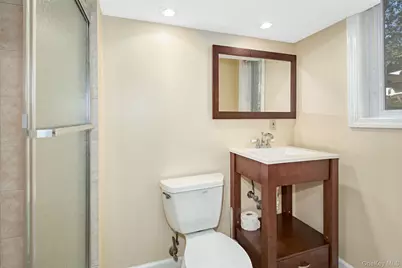 185 Pinewood Road, Hartsdale, NY 10530 - Photo 10