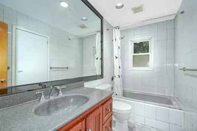 185 Pinewood Road, Hartsdale, NY 10530 - Photo 16