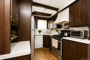 3026 Avenue T, Brooklyn, NY 11229 - Photo 12