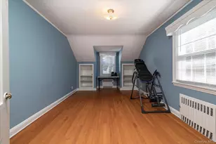 108 Muirfield Rd, Rockville Centre, NY 11570 - Photo 10