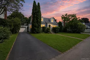 86 E 13th St, South Huntington, NY 11746 - Photo 2