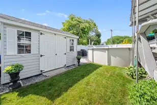 77 Grand St, Elmont, NY 11003 - Photo 26