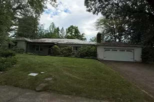 10 Hempton Rd, Great Neck, NY 11020 - Photo 2