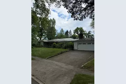 10 Hempton Road, Great Neck, NY 11020 - Photo 1