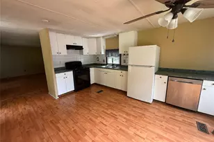 20 Tanglewood Park Dr, Marlboro, NY 12542 - Photo 2