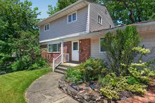 89 Beaumont Dr, Plainview, NY 11803 - Photo 4
