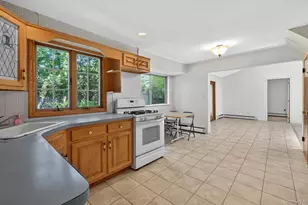 89 Beaumont Dr, Plainview, NY 11803 - Photo 12