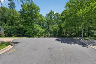 89 Beaumont Dr, Plainview, NY 11803 - Photo 40
