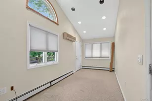 89 Beaumont Dr, Plainview, NY 11803 - Photo 22