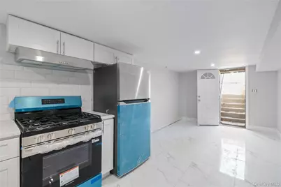 21704 135th Avenue, Springfield Gardens, NY 11413 - Photo 28